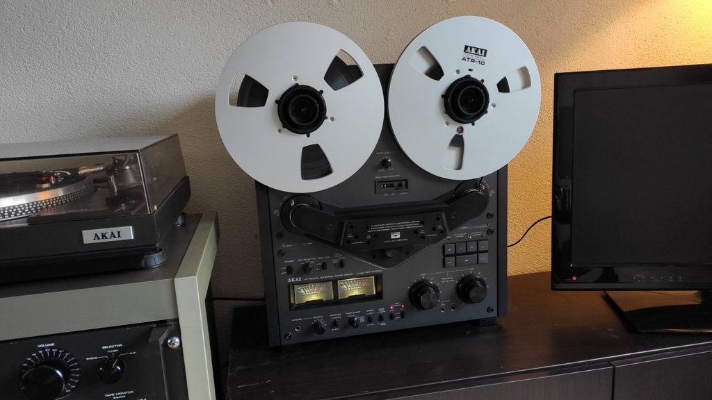 Akai GX-635D Reel to Reel Tape Deck Demonstration Video. 